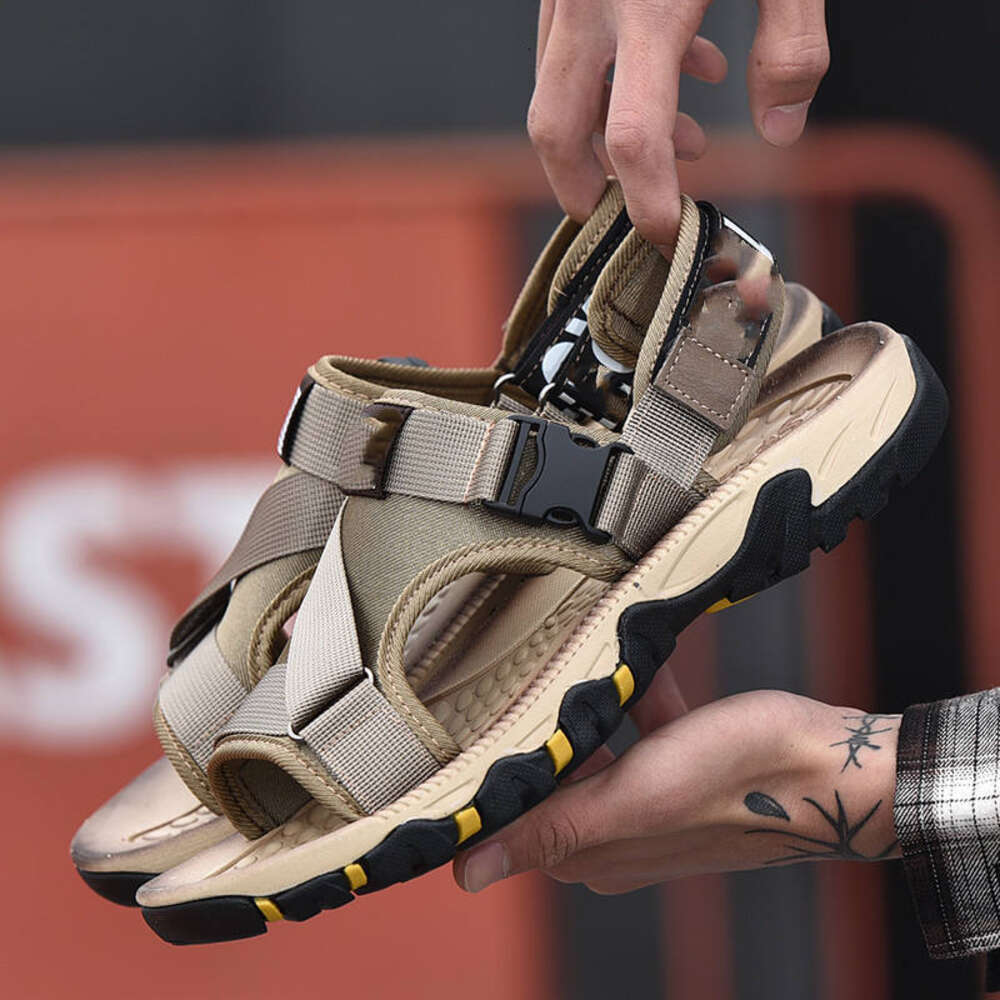 Youth New Thick Flat Sole Buckle Strap Slip On Loafers Cute Hook Loop Summer Beach Best Quality Sandals For Men