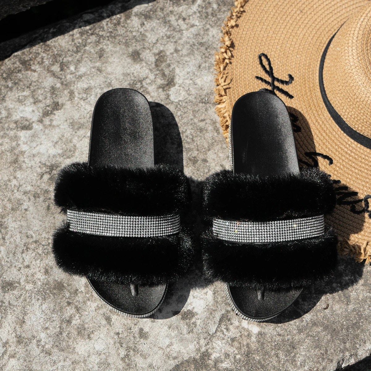 Womens Leisure Slide Fashionable Water Diamond Plush Platform Flat Outdoor Comfortable Solid Color Indoor Slide Chinelo Nuvem 240611