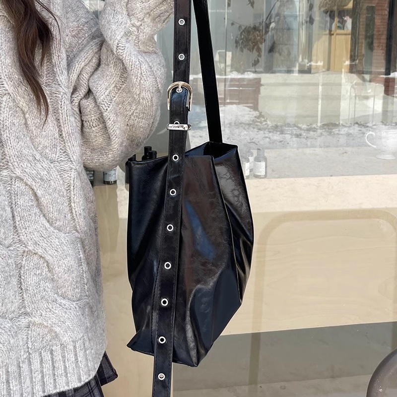 High quality Korean version new casual high-capacity commuting bag crossbody women bag fashionable oil wax leather single shoulder tote large bag