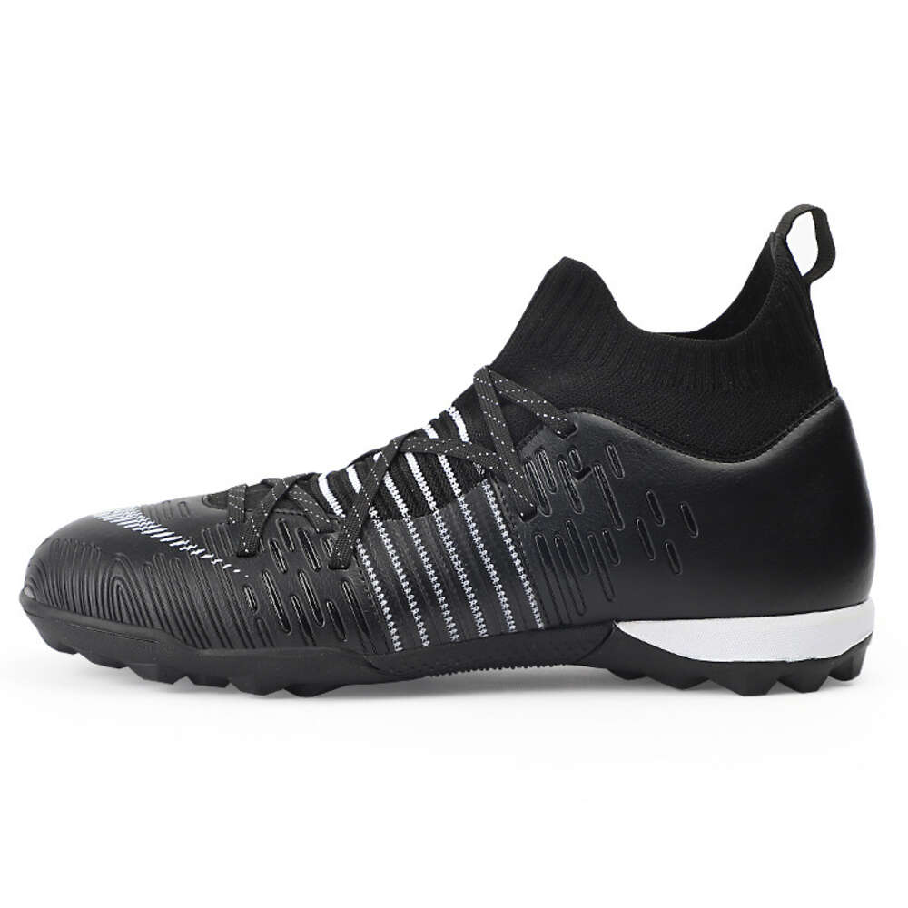 Factory Wholesale High Top Custom Brand Outdoor Leisure Fashion Soccer Shoes