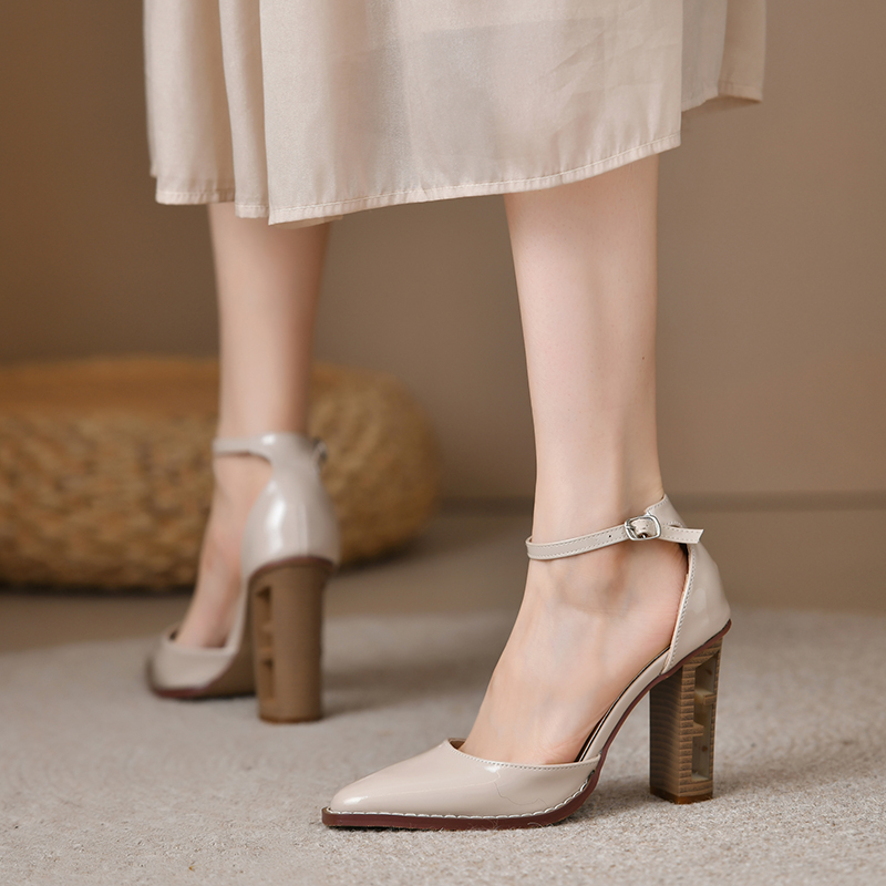 Pumps Women's Vintage Pointed Toe Chunky Heel Strange Style Lattice Hollow High Heels Party Leather Shoes Plus Size New 43 1267 s