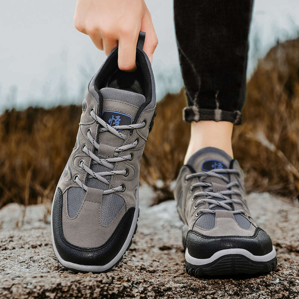 Outdoor waterproof new men's casual autumn and winter non-slip hiking shoes for men
