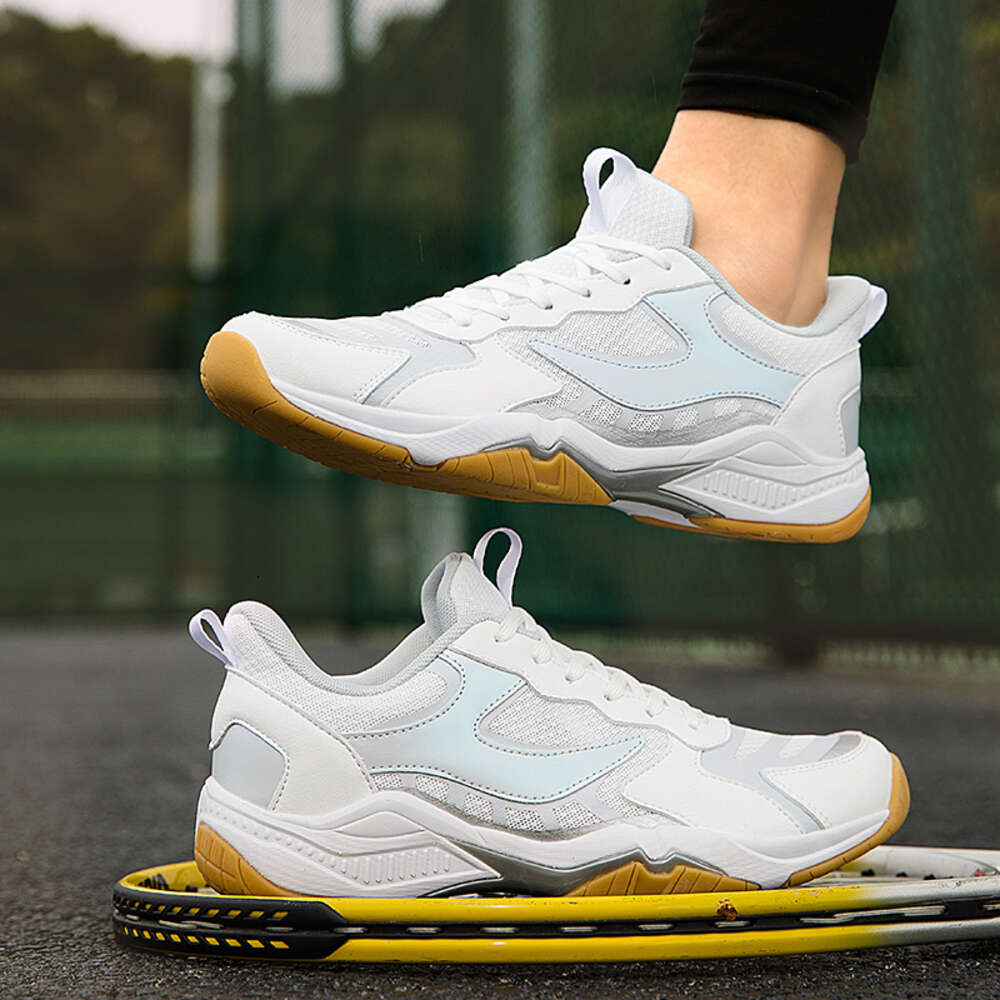 Indoor gym latest custom lightweight non-slip tennis shoes