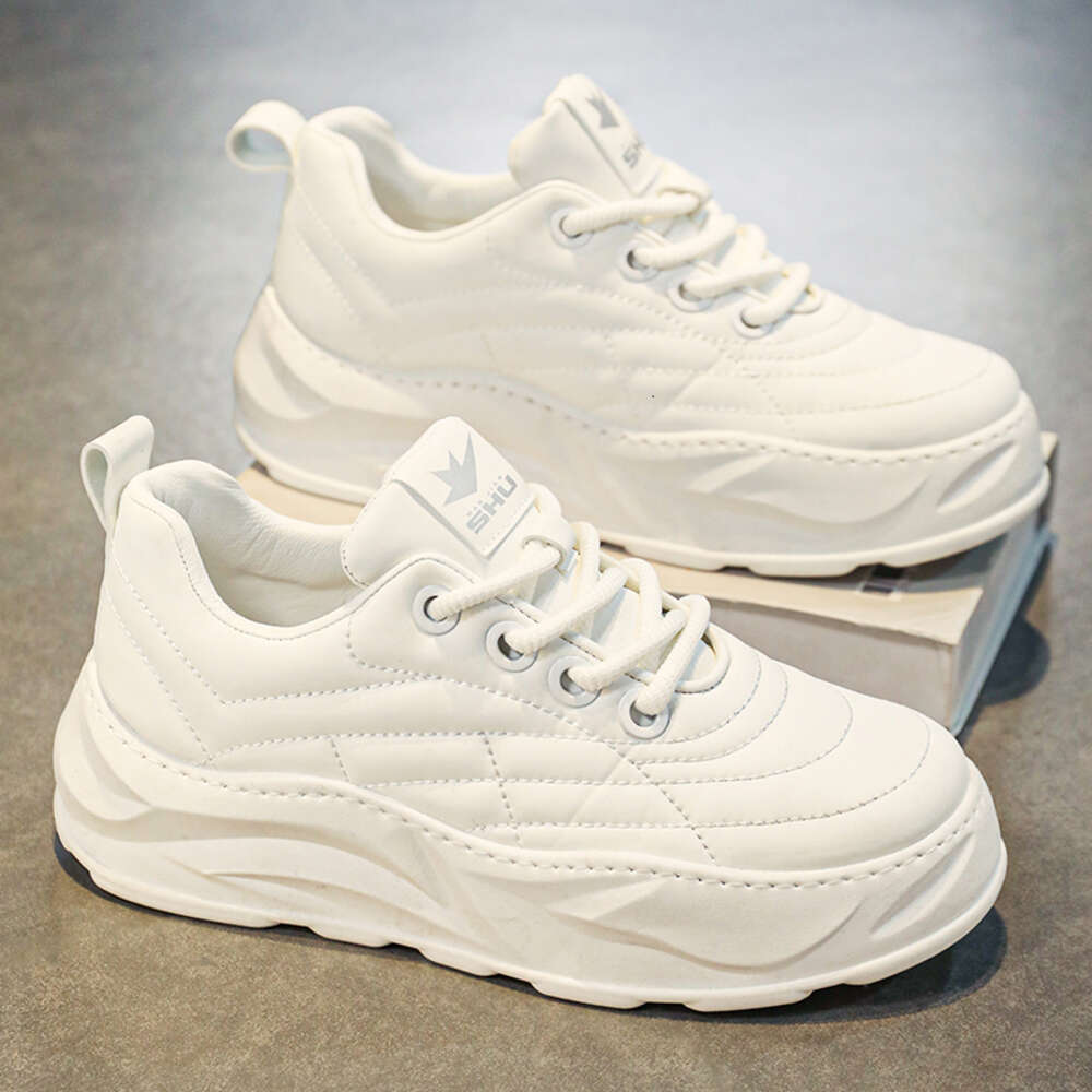 Four seasons low top small white new thick soled 2024 spring comfortable men's casual shoes