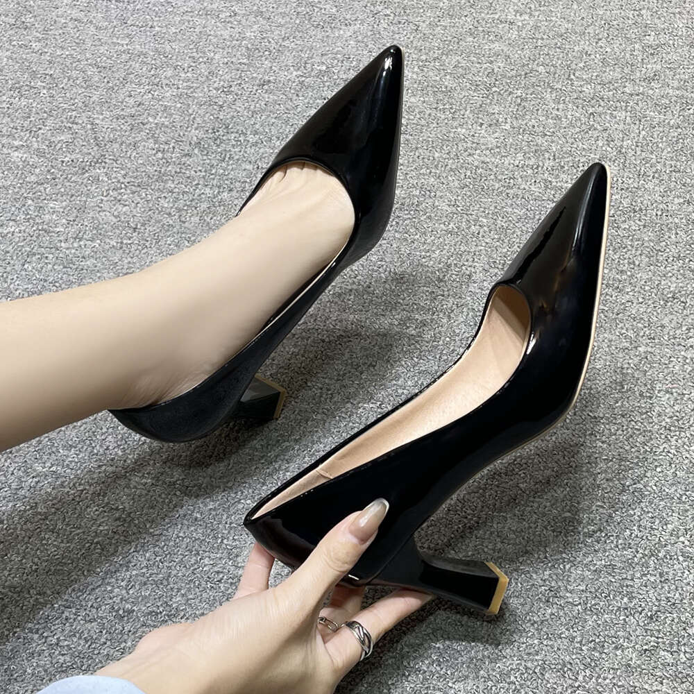 Hot Sale 2022 White Black Red Gold High Heels Shoes Women Fashion Pointed Toe Office Party Work Dress Pumps Big Size 34-43 E0000