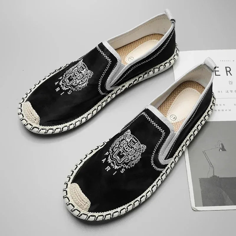 Men Casual Loafers Classic comfort Tiger Head Embroidered Walking Shoes Male Letter Printing Slip On Soft sole Jogging Trainers 240611