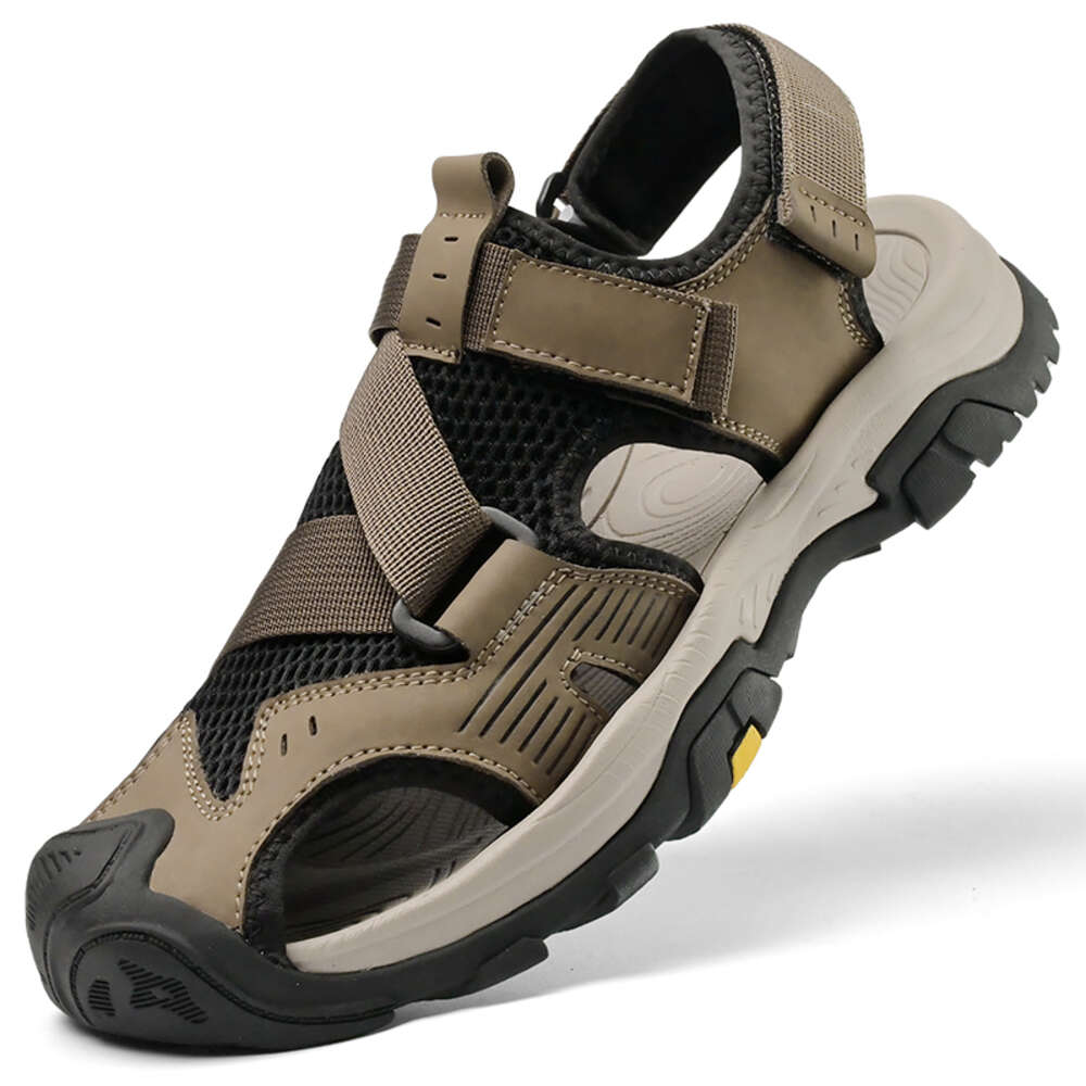 New model Leather Material men's sandals rubber safety toe protector working shoes summer hot sale