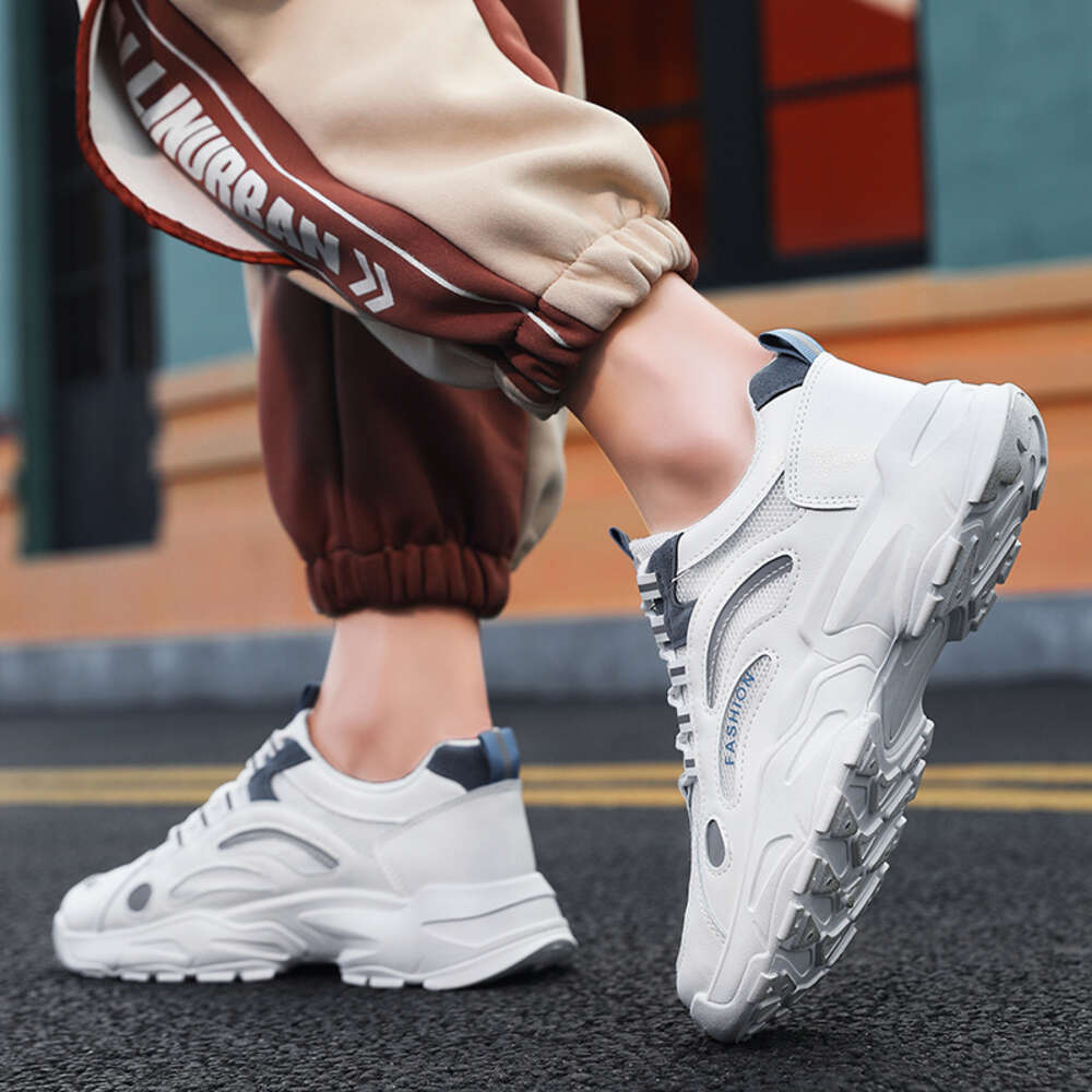 High quality daily comfort walking Niche fashion casual shoes New breathable men's sneakers