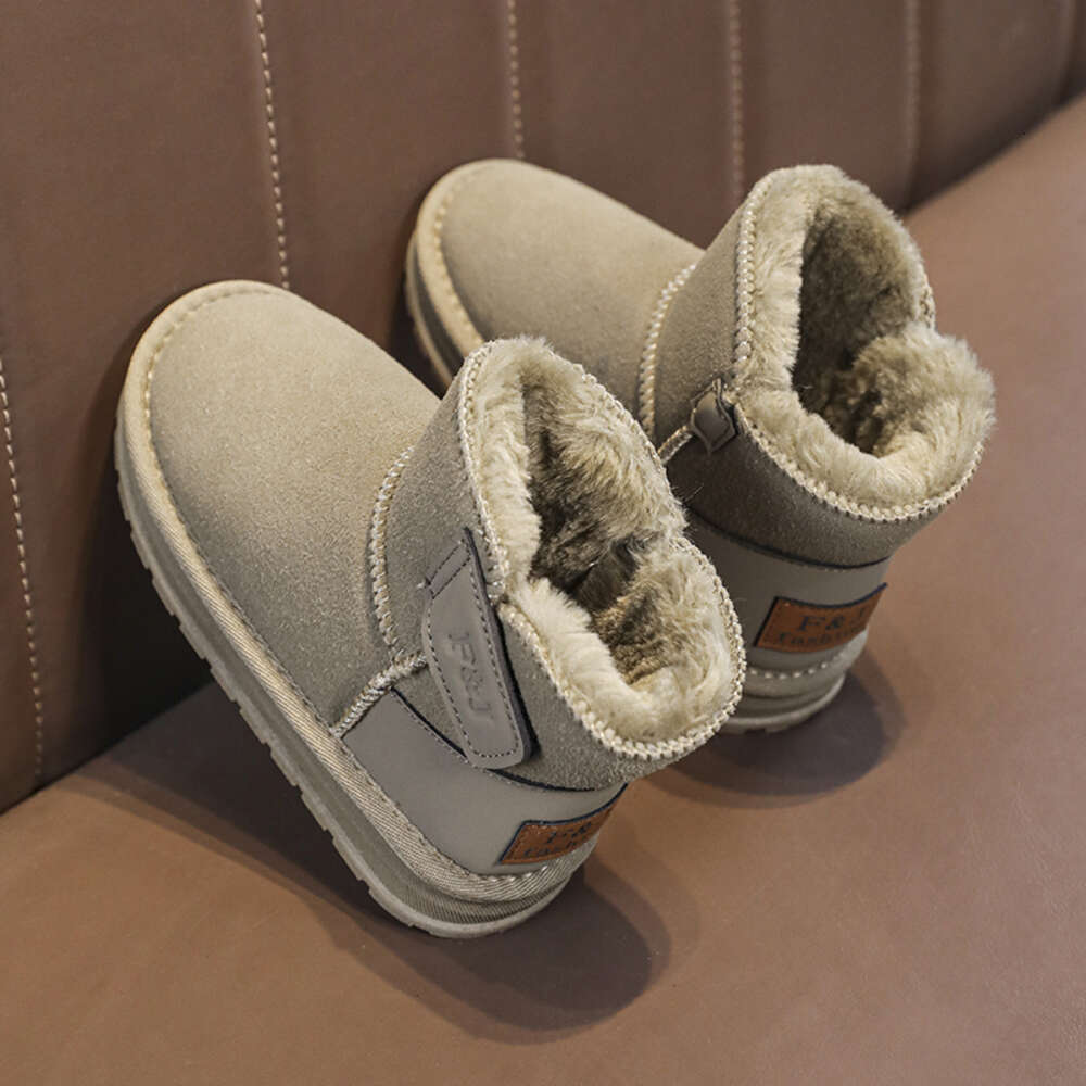 OEM Cheap Wholesale High Quality Kids Winter Snow Cowhide Warm Anti-slip High-cut Plush Boots for Boys and Girls