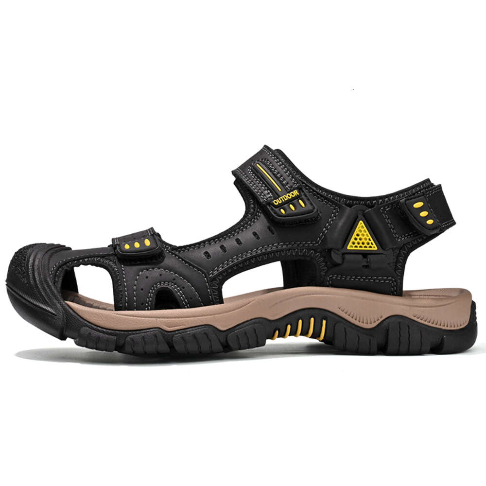 2024 Summer Leather Material Breathable Casual Shoes Men's Soft Outdoor Beach Sandals