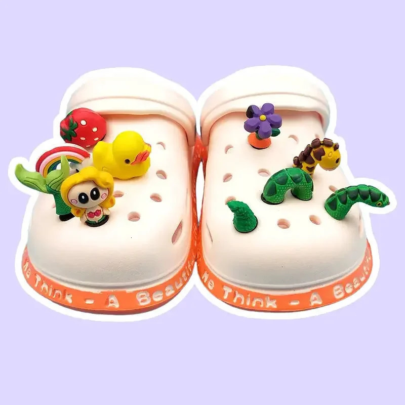 Decorate the cute charm of the 3D cartoon animal series with DIY accessories that are selling. Decorate with sandals 240611