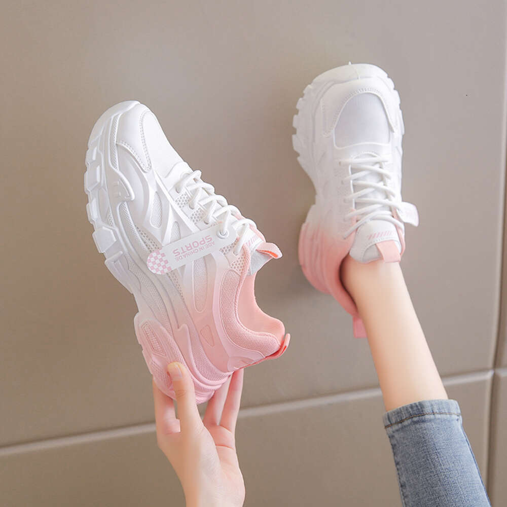 2024 New Design Women's and Versatile Sports Shoes Breathable Trending Ladies Casual Sneakers