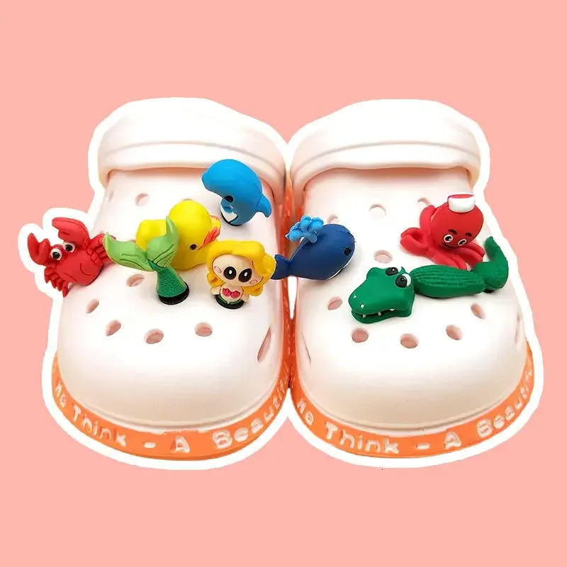 Decorate the cute charm of the 3D cartoon animal series with DIY accessories that are selling. Decorate with sandals 240611