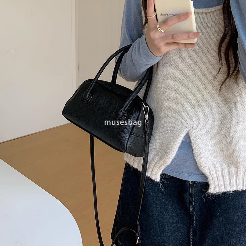High quality niche design Korean version large capacity pillow bag for women's new high-end and versatile commuting carrying crossbody bag