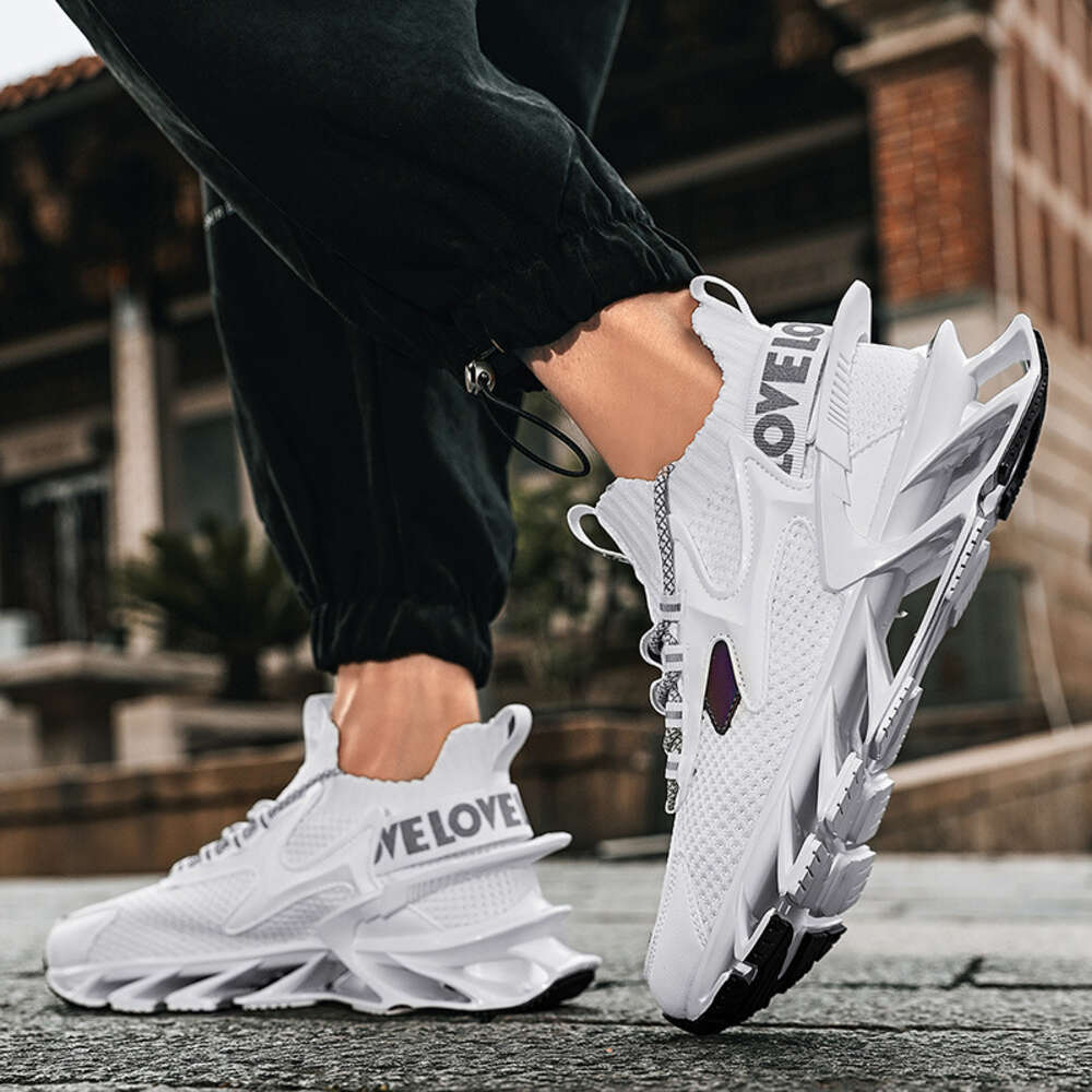 2023 PVC Large Blade Sole Summer Flying Weaving Breathable Men's Sneakers Fashion Running Shoes