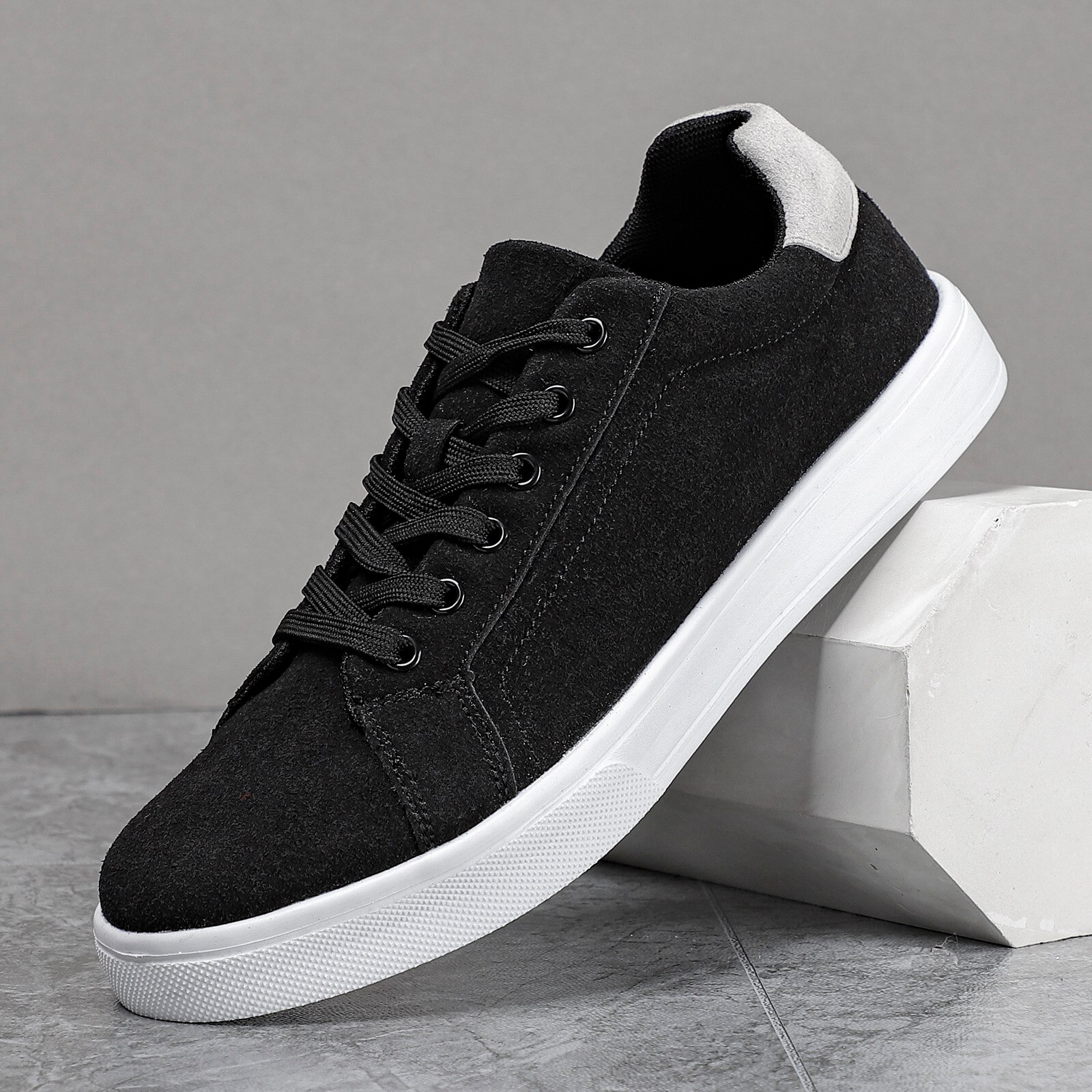 Men Shoes Men's Skateboarding Shoes Classics Sneakers For Men Black Shoes Comfortable Footwear For Male 2