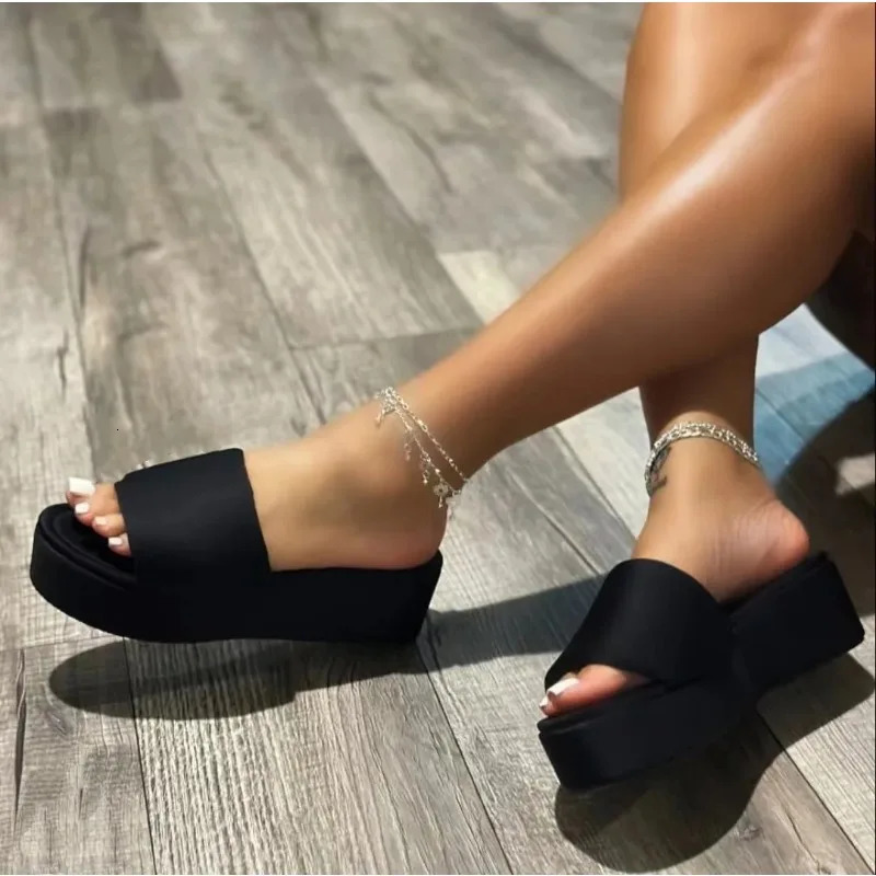 Womens Slotted Silk Satin Thick Sole Slippers Womens Great Ethnic Style Simple Beach Fashion Sandals/Slippers 36-43 240611