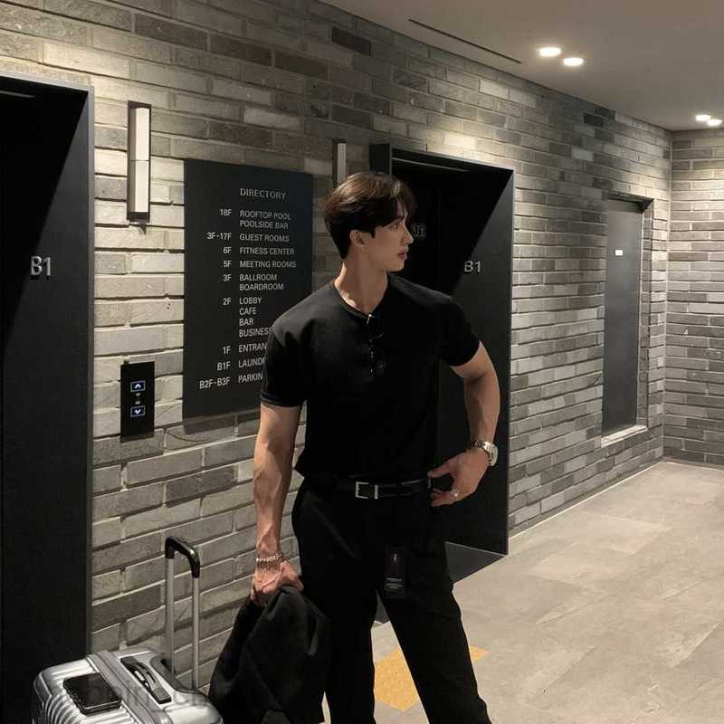 Men's T Shirts short sleeved t-shirt men polo shirt Mature stable tight cuffs fitness tough guy Henley shirt tees tops