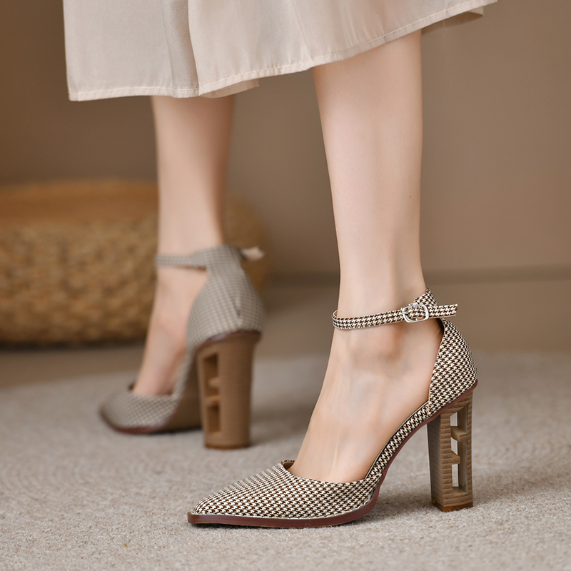 Pumps Women's Vintage Pointed Toe Chunky Heel Strange Style Lattice Hollow High Heels Party Leather Shoes Plus Size New 43 1267 s
