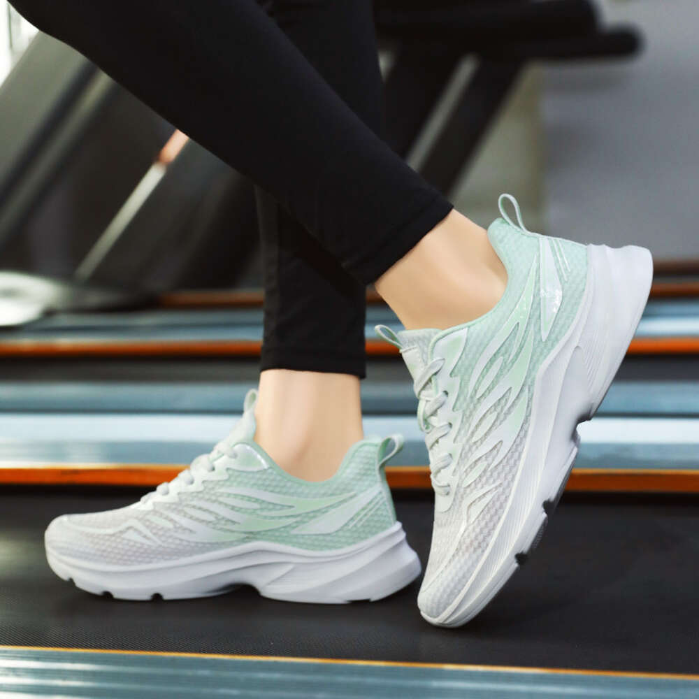 Wholesale men's and women's Fashion breathable casual new network fabric sports shoes