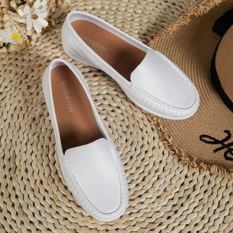 More Spring Nurse shoes for women comfortable and soft soles breathable and non slip flat shoes thick work soles small white single shoes 240611