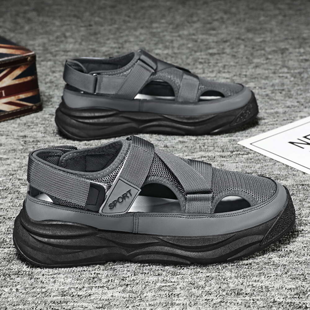 New Summer Outdoor Sports Anti-Slip Anti Odor Men' s Casual Thick Outsole Beach Sandals For Men