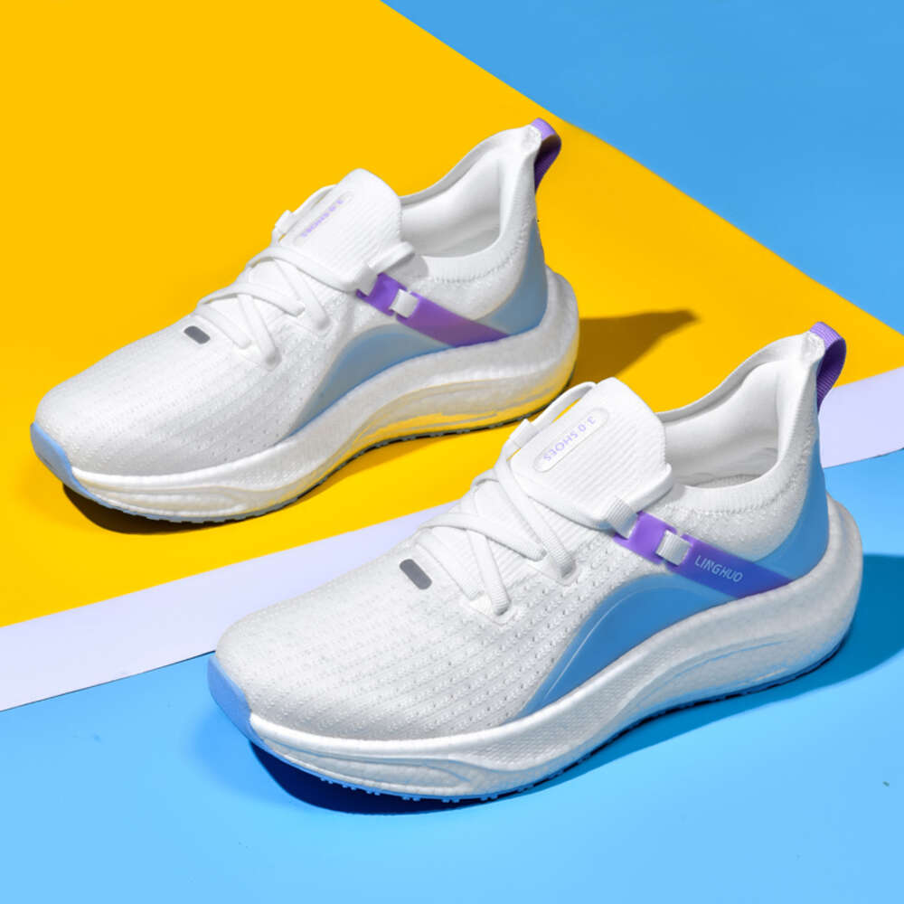 High quality running Custom comfortable walking shoes for men Lightweight breathable sneakers Couple style