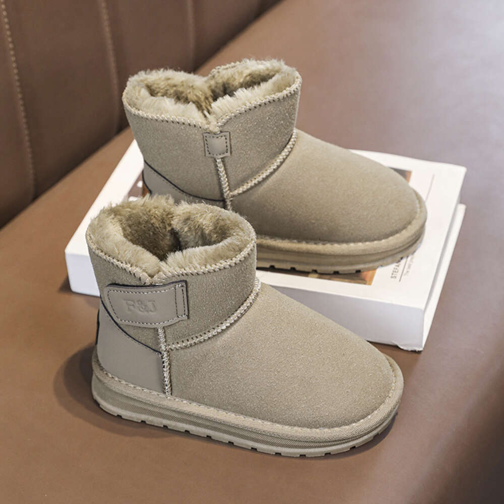 OEM Cheap Wholesale High Quality Kids Winter Snow Cowhide Warm Anti-slip High-cut Plush Boots for Boys and Girls