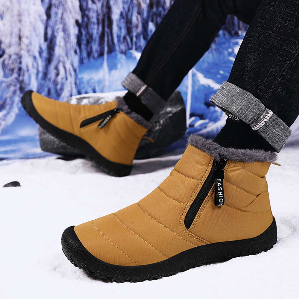 Wholesale wear resistant new anti-crack fashion men's snow boots