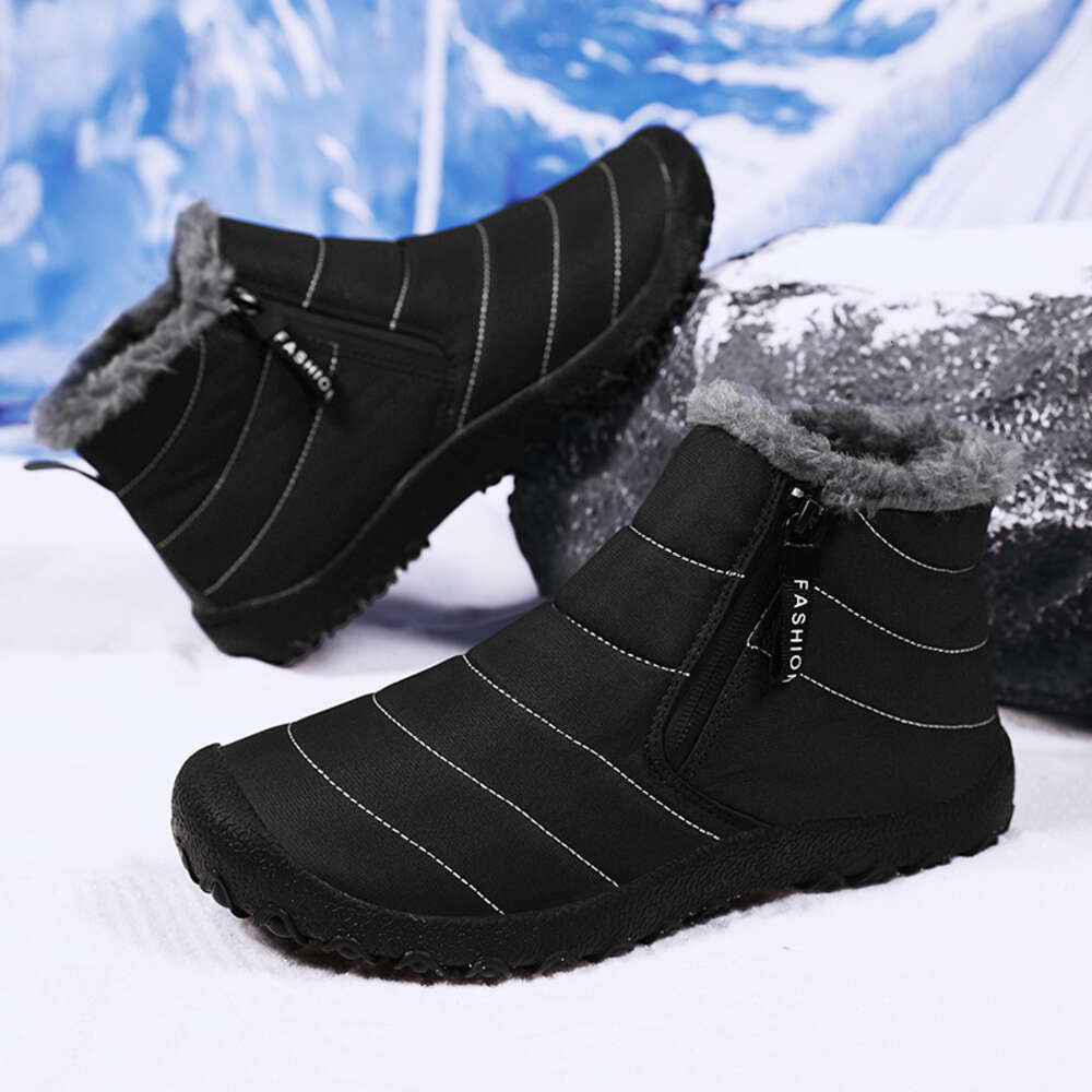 Wholesale wear resistant new anti-crack fashion men's snow boots