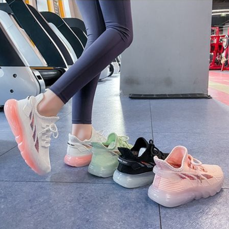Sneakers Running Sports Tabi Shoes for Women 2024 Gym Shoe Fashion Designer Low Tennis Female Casual Hit Basketbal on Promotion