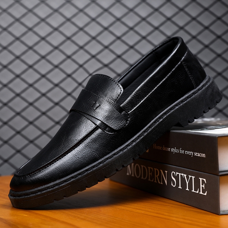 2024 New Summer Casual Light Bean Shoes Men'S Loafers Street Beat Spirit Boy Leather Waterproof Men'S Shoes