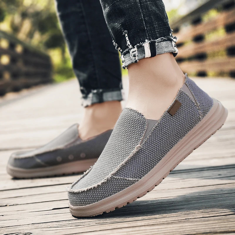 Summer denim canvas mens breathable casual shoes outdoor anti slip sports shoes comfortable driving shoes mens slippers large size 240611