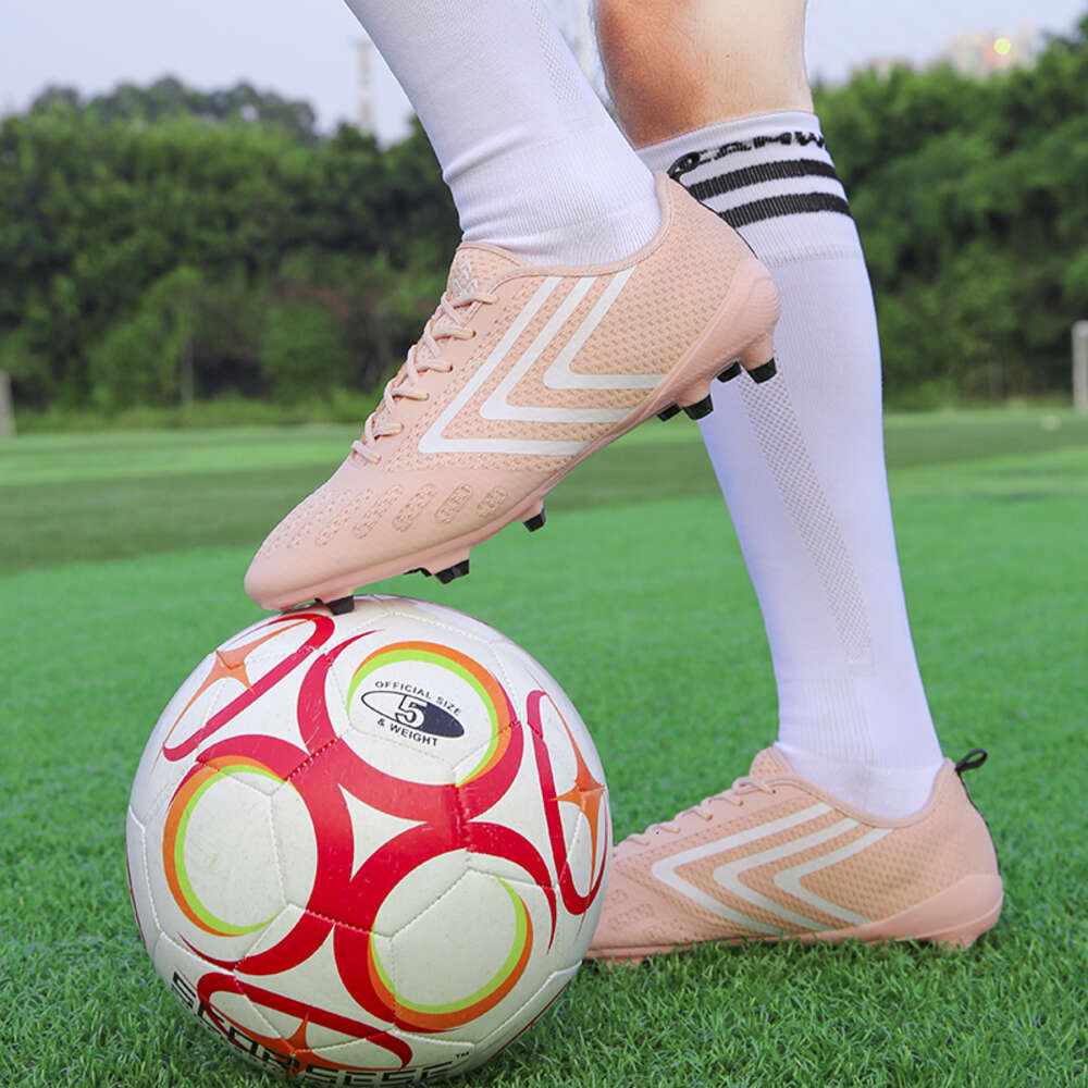 2022 China Wholesale Men Professional Football Soccer Shoes For Sale