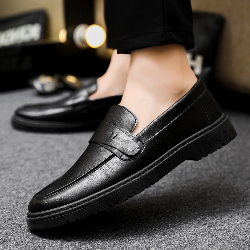 2024 New Summer Casual Light Bean Shoes Men'S Loafers Street Beat Spirit Boy Leather Waterproof Men'S Shoes