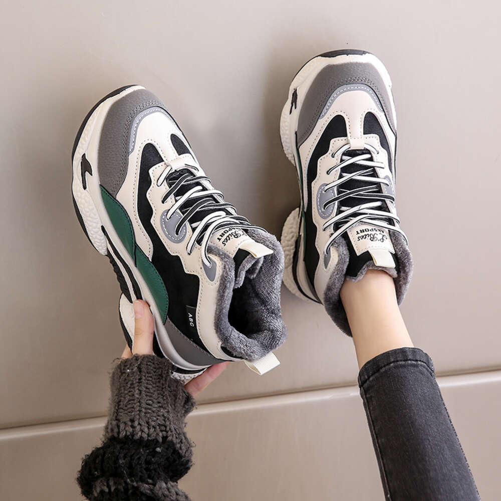 New design fashion comfortable casual daily wear sports shoes for women