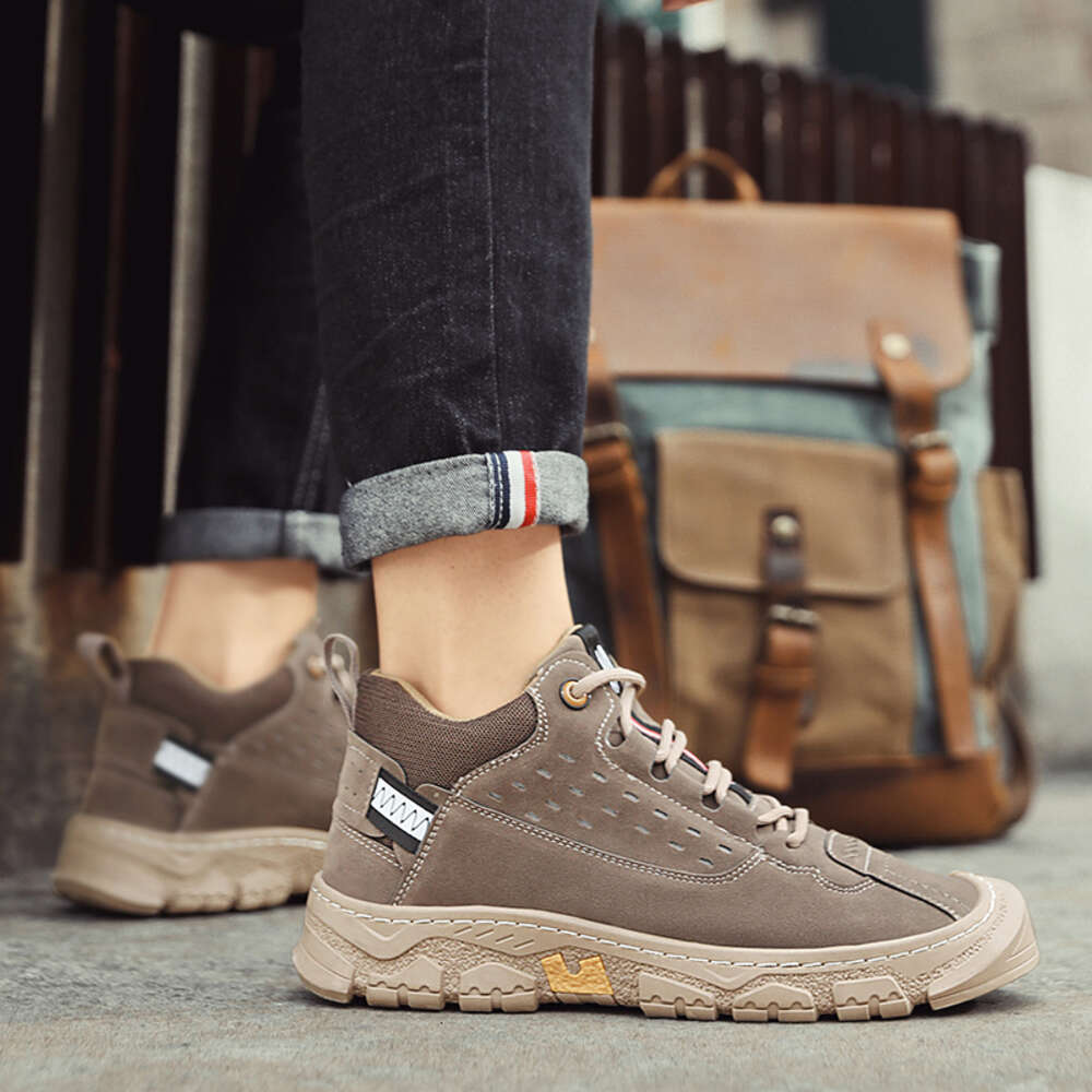 2022 High Quality Men's Mountain Climbing Outdoor Cross-country Sports Casual Fashionable Hiking Shoes