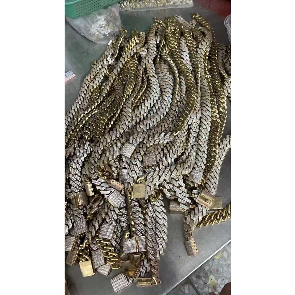 Foruixi Custom Moissanite Name Necklace Pendant Custom Cuban Link Name Necklace