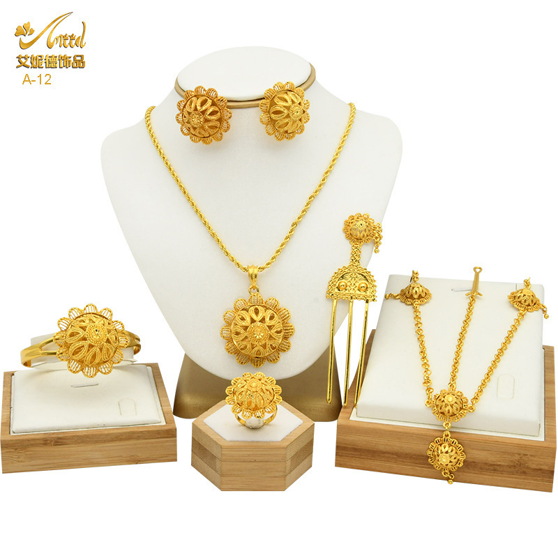 New Dubai 24K Gold Jewelry Set Bride Necklace Earring Ring Bracelet Hairpin Head Chain Six Piece Set 230725