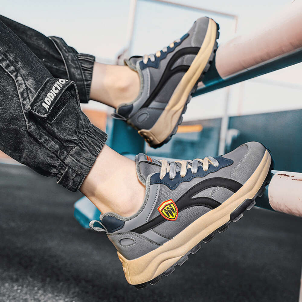 New design non sip men's casual new to the shees comfortable daddy shoes