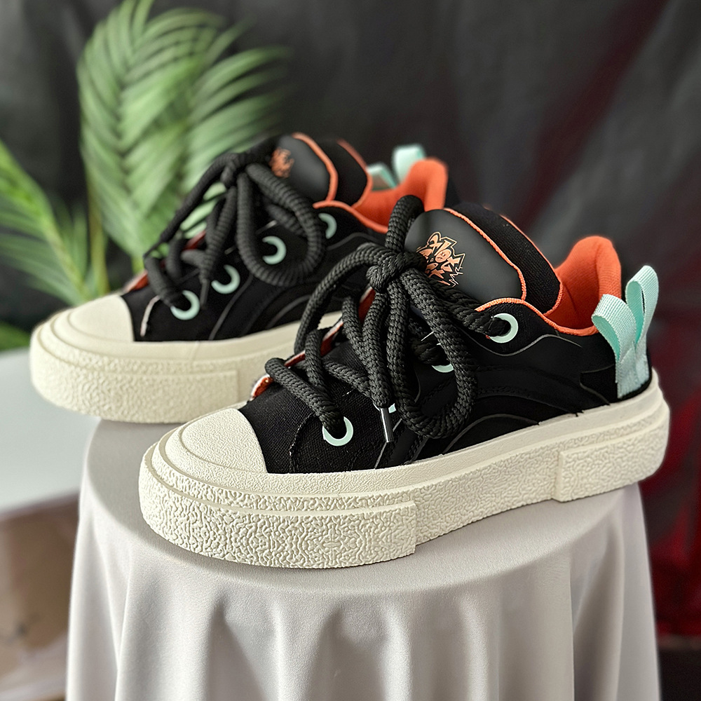 Free shipping 2024 new niche design men and women casual board shoes couple trendy shoes fashionable running shoes trendy and versatile sports and lei