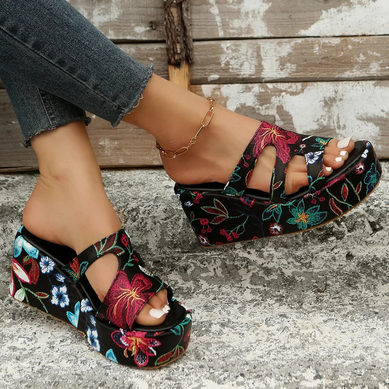 High Quality Shoes Female Rome Wedge Slippers Summer Casual Thick Sole Anti Slip Slippers Comfortable Outdoor Beach Sandals 240611