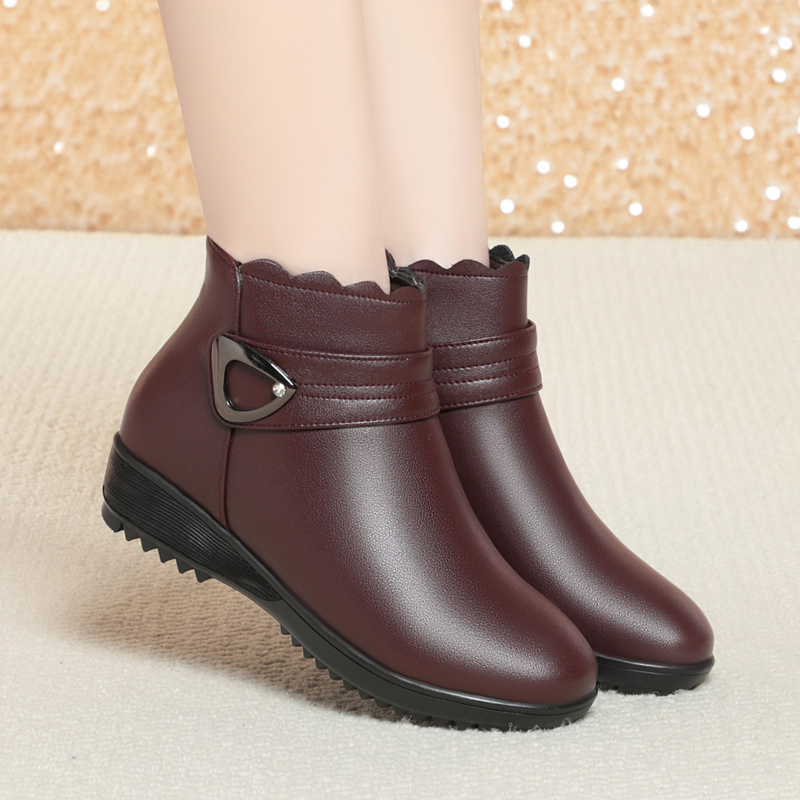 AIYUQI Mom's Snow Boots Genuine Leather Flat Bottom Anti slip Large Size Women's Short Boots Winter Wool Warm Women's Snow Boots