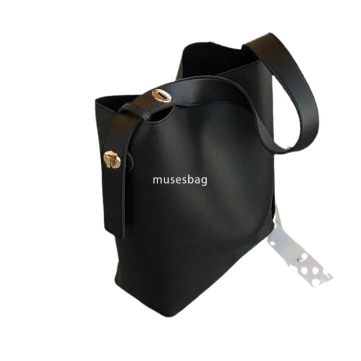 New Fashion Japanese and Korean Shoulder Bag Water Bucket Bag Instagram Retro Crossbody Large Capacity Tote Big Bag Student Bag