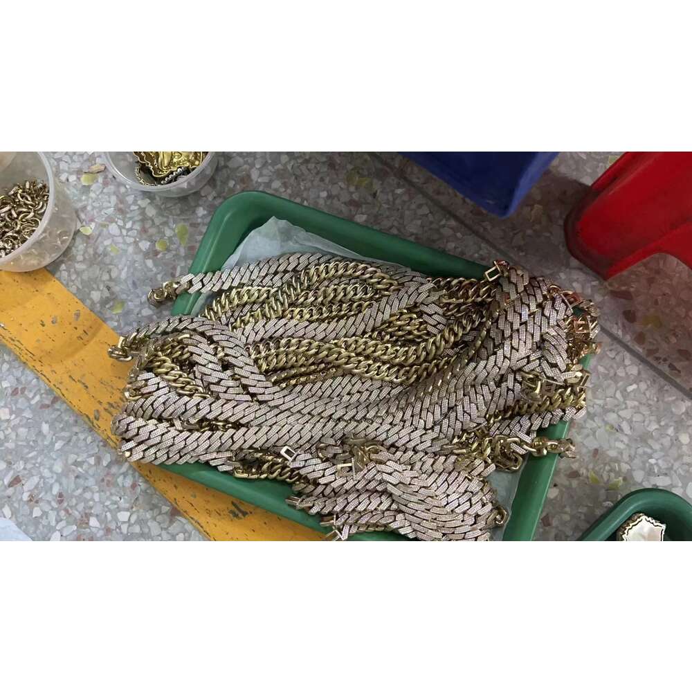 Foruixi Custom Moissanite Name Necklace Pendant Custom Cuban Link Name Necklace