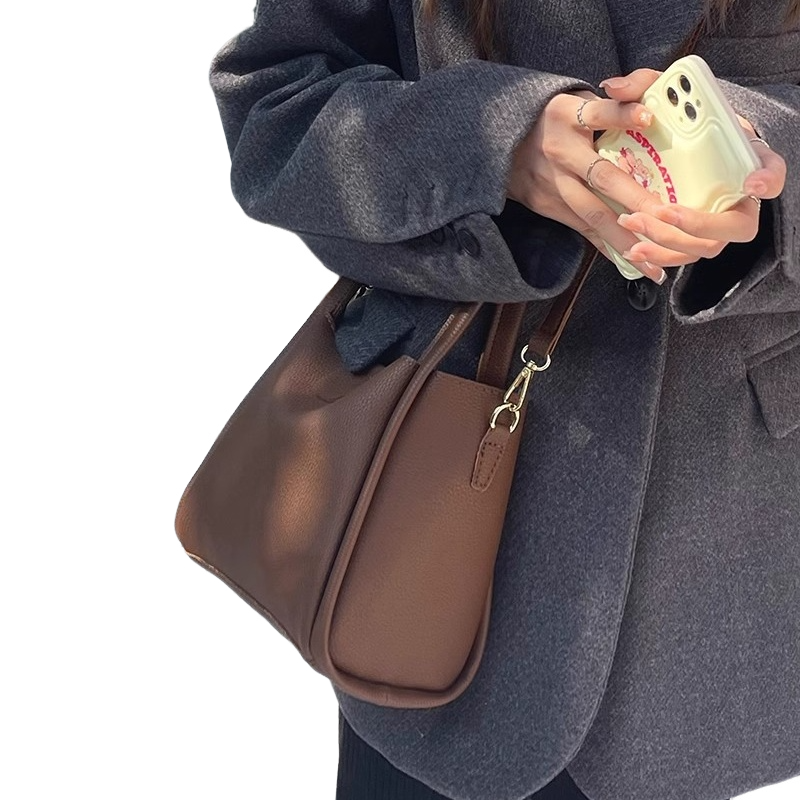 Retro Soft Noodle Vegetable Basket Bag Women's New Fashion Autumn and Winter Korean Little Tote Bag Versatile Crossbody Bag One Shoulder Bucket B