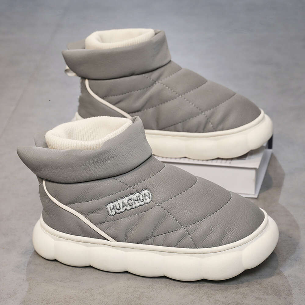 New design plus men's and women's snow boots winter outdoor hot sale of non-slip sports cotton shoes