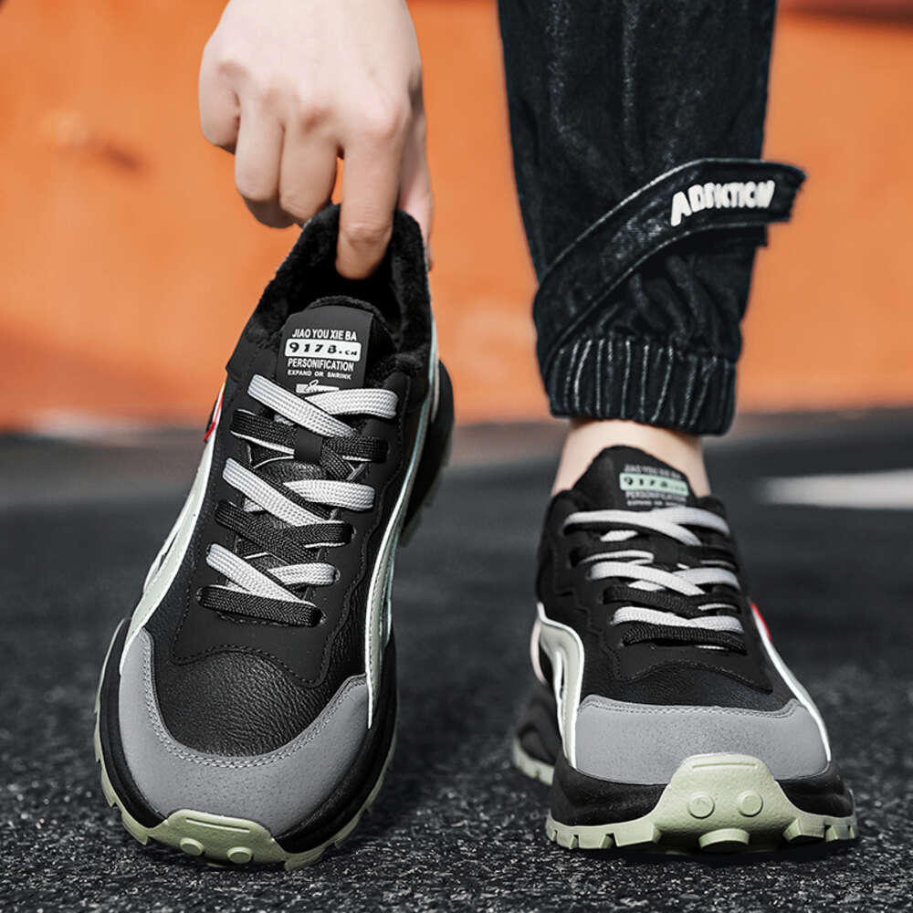 New design non sip men's casual new to the shees comfortable daddy shoes