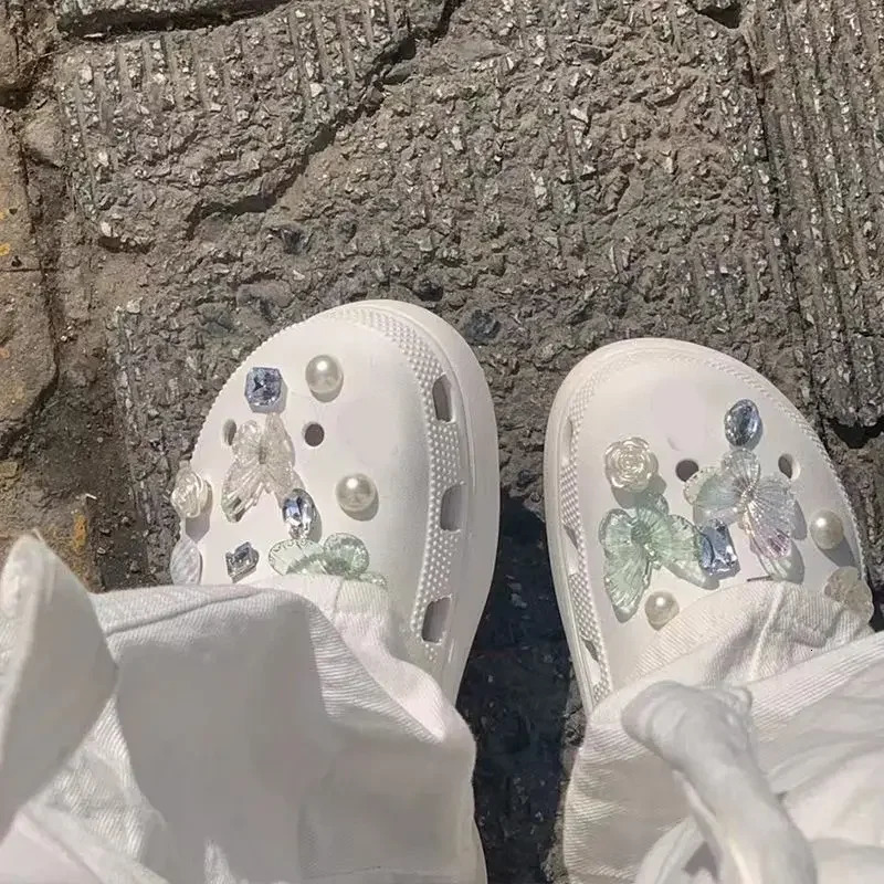 Black butterfly series shoe accessories beautiful Rhinestone amulet used for s and decorations for Clogs sandal gifts 240611