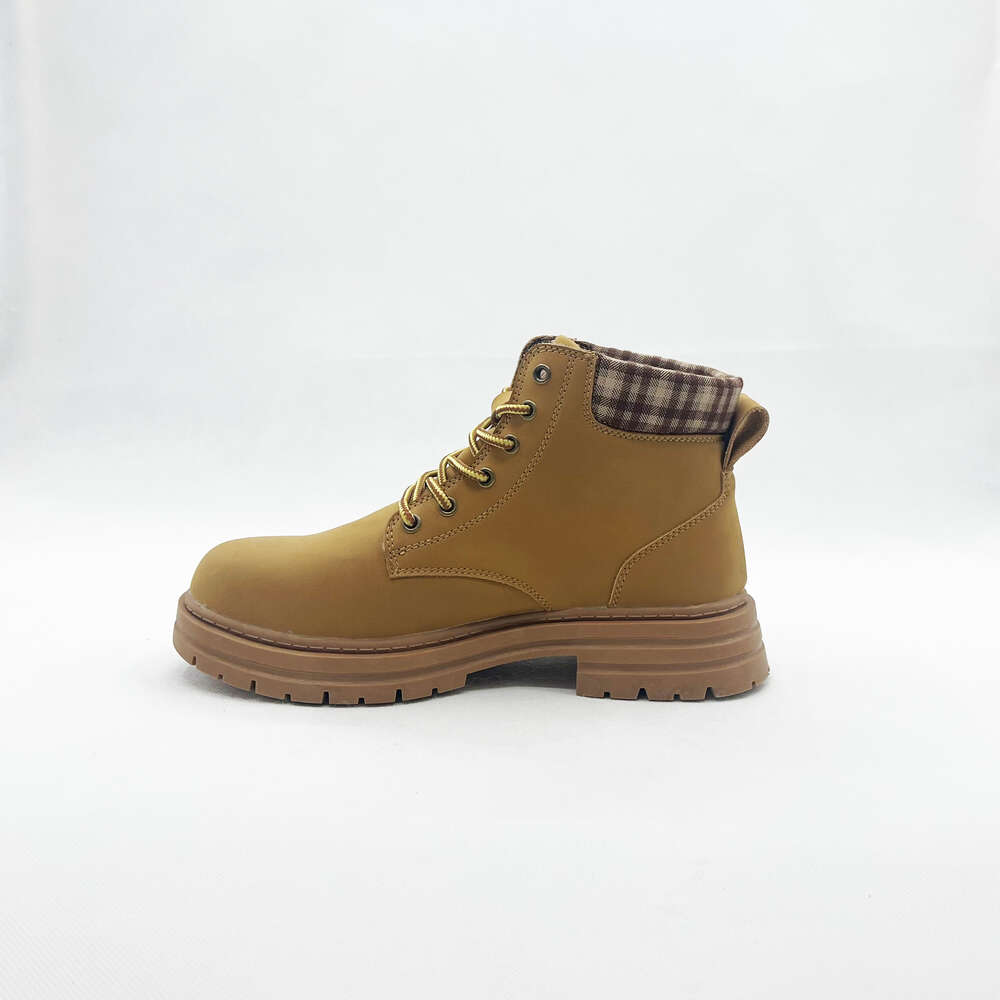 Designed Climbing Hiking Custom waterproof hiking High quality outdoor travel boots available for men and women